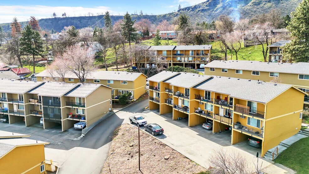 More Photos Of 2408 W 10th St, The Dalles Apartments For Sale