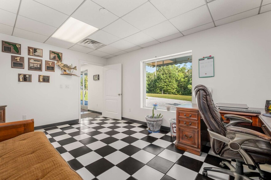 More Photos Of 456 Lakewood Park Rd, Beechgrove General Retail For Sale