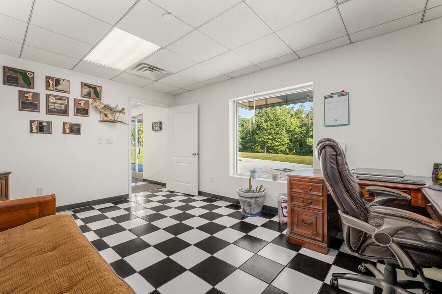 More Photos Of 456 Lakewood Park Rd, Beechgrove General Retail For Sale