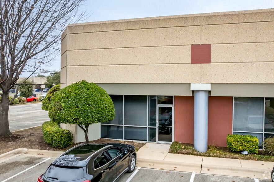 More Photos Of 9120 Burnet Rd, Austin Research And Development For Lease