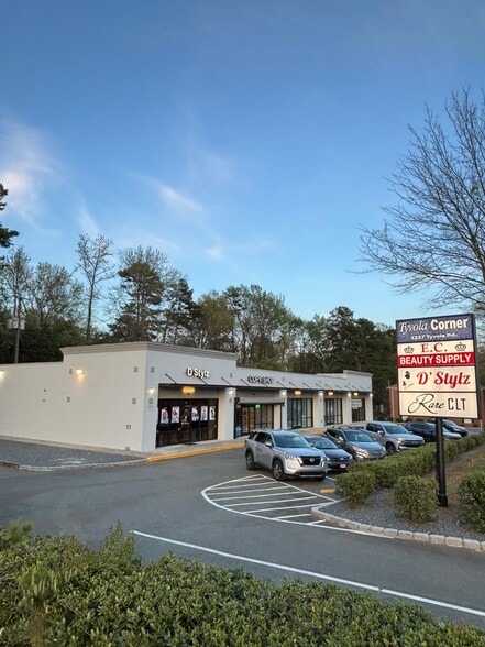More Photos Of 1237 Tyvola Rd, Charlotte Storefront For Lease