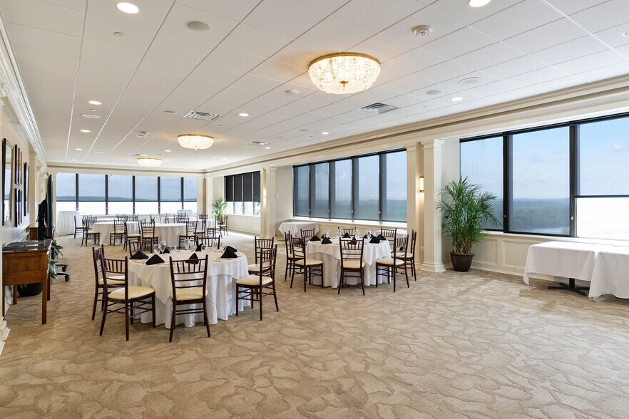 More Photos Of 699 Broad St, Augusta Office For Lease