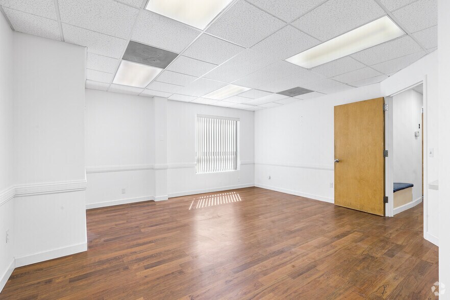 More Photos Of 2900 Main St, Stratford Medical For Sale