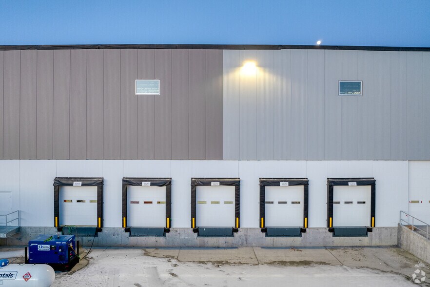 More Photos Of 292230 Wagon Wheel Blvd, Calgary Unknown For Lease