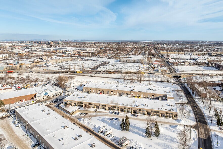 More Photos Of 9643-9675 Rue Clément, Montréal Flex For Sale