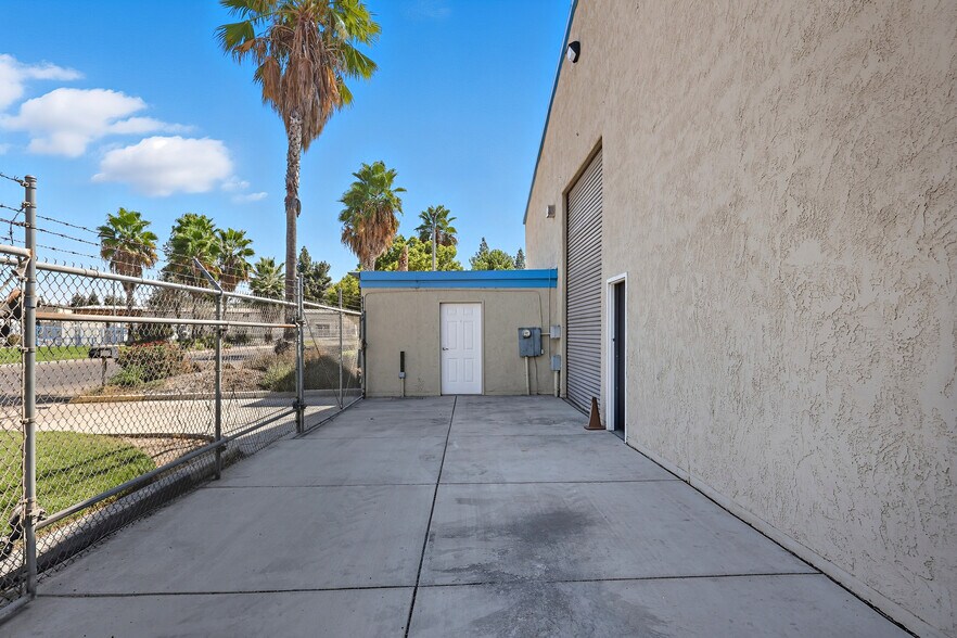More Photos Of 240 Airpark Rd, Atwater Warehouse For Lease