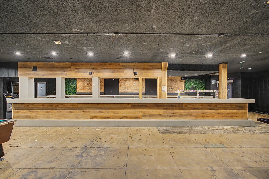 More Photos Of 1253 E 4th St, Long Beach Bar For Sale