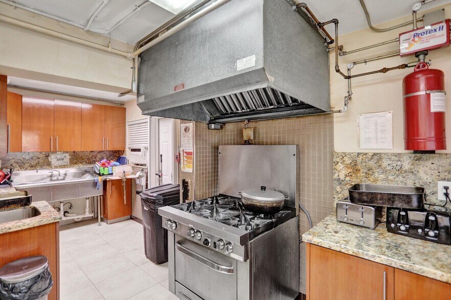 More Photos Of 1722 Madison St, Hollywood Assisted Living For Sale