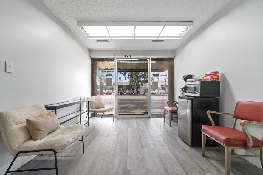 More Photos Of 3736-3738 San Fernando Rd, Glendale Flex For Sale