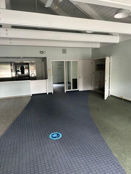 More Photos Of 148-152 Great Rd, Stow Unknown For Lease