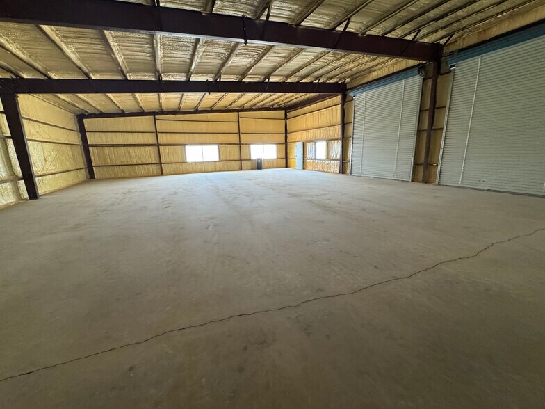 More Photos Of 112-120 Cove Harbor North, Rockport Warehouse For Lease