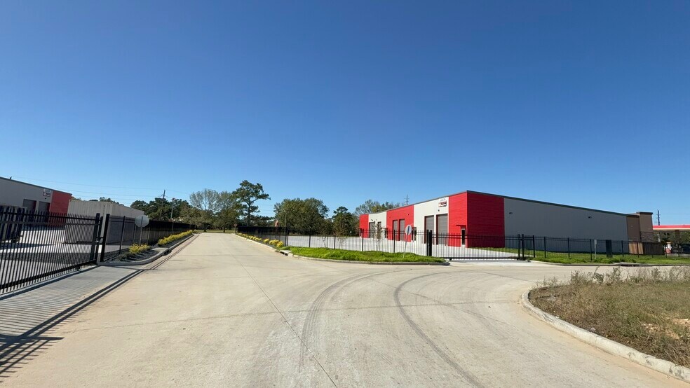 More Photos Of 4333-4334 Kreinhop Rd, Spring Unknown For Lease