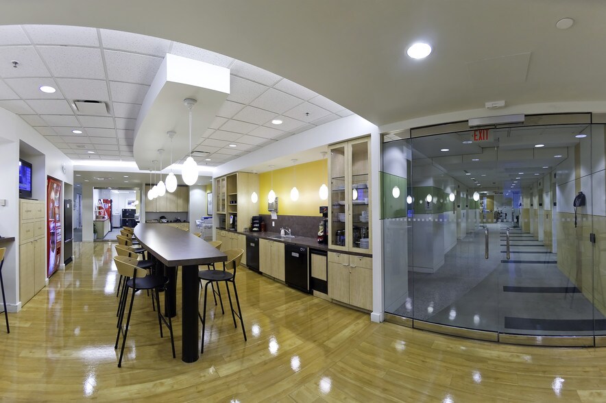 More Photos Of 888 3rd St SW, Calgary Coworking Space