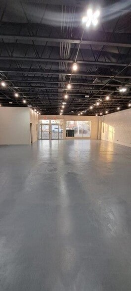More Photos Of 953 E Sahara Ave, Las Vegas Storefront For Lease