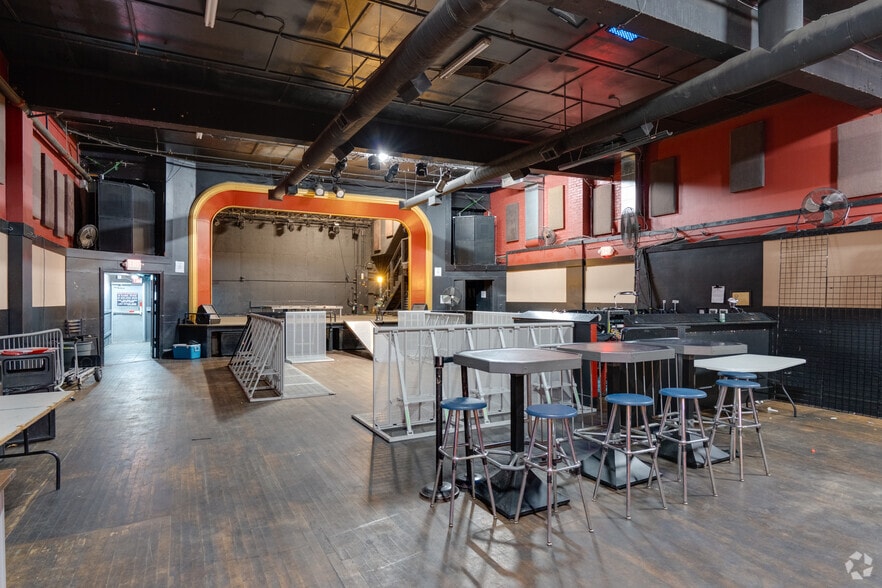 More Photos Of 3862 SE Hawthorne Blvd, Portland Movie Theatre For Sale