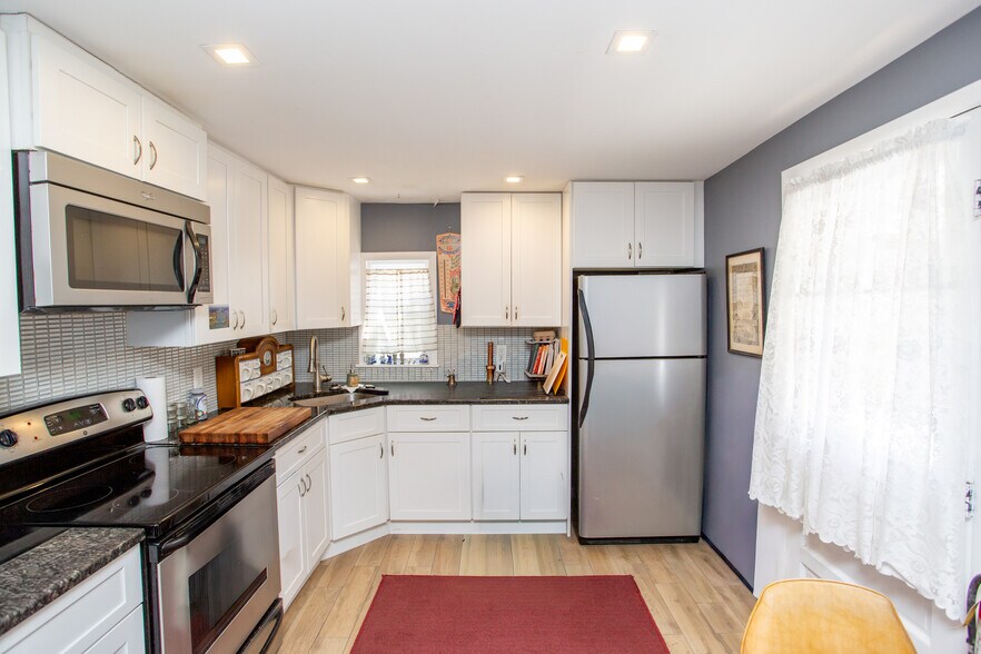 More Photos Of 45 Bridge St, Lambertville Storefront Retail Office For Sale