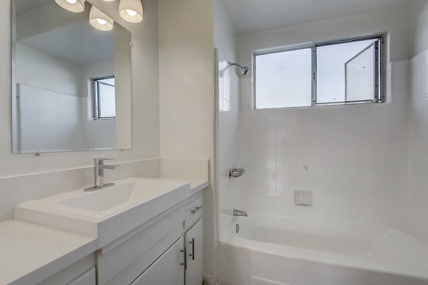 More Photos Of 3344 Keystone Ave, Los Angeles Apartments For Sale