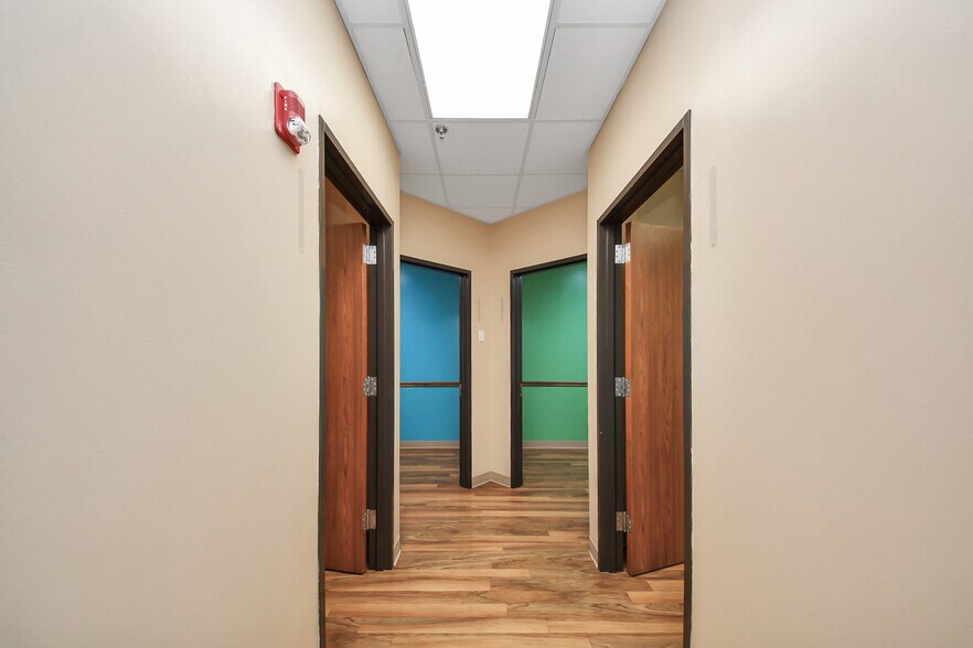 More Photos Of 3521 Town Center Blvd, Sugar Land Medical For Lease