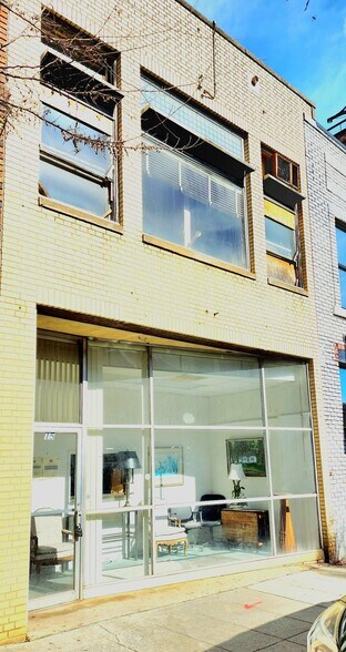 More Photos Of 15 E Coffee St, Greenville Office For Lease