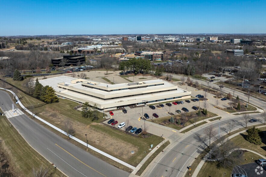 More Photos Of 744 Heartland Trl, Madison Medical For Lease