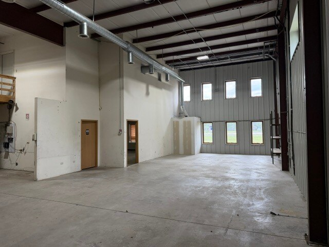 More Photos Of 24760 W Eames St, Channahon Light Manufacturing For Lease