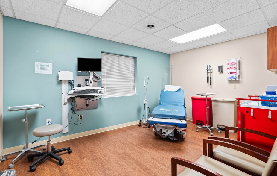 More Photos Of 18 Sportsman Dr, Clarion Medical For Sale