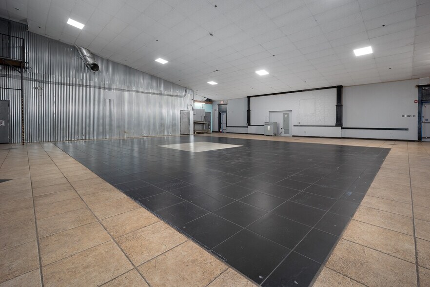 More Photos Of 6825 W Wilshire Blvd, Oklahoma City Theater Concert Hall For Sale