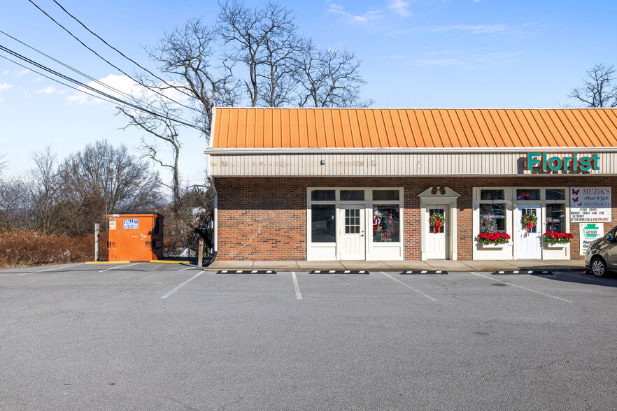 Primary Photo Of 1770 Pine Hollow Rd, Mckees Rocks Storefront Retail Office For Lease