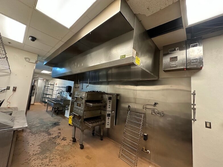 More Photos Of 52 Summer St, Boston General Retail For Lease