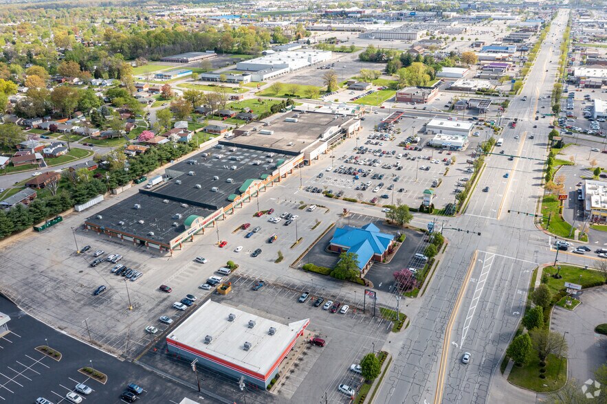 More Photos Of 215-305 E Lewis & Clark Pky, Clarksville Storefront For Lease