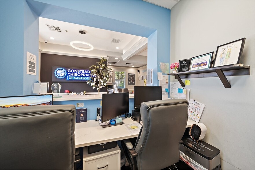 More Photos Of 5652-5654 Marquesas Cir, Sarasota Office For Lease