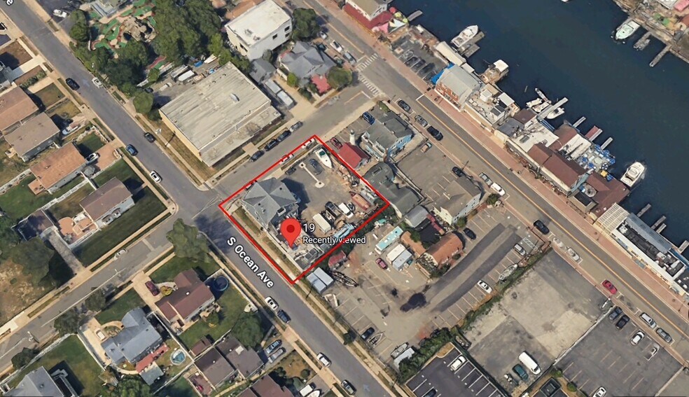 More Photos Of 19 Suffolk St, Freeport Office For Sale