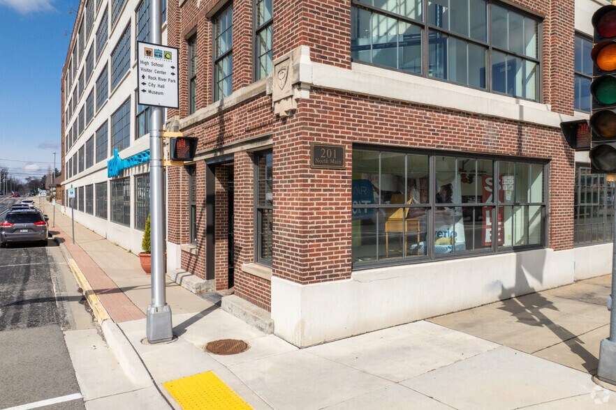 More Photos Of 201 N Main St, Fort Atkinson Office For Lease