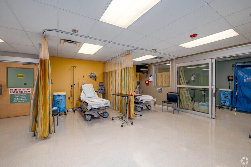 More Photos Of 1133 E Chestnut Ave, Vineland Office For Sale