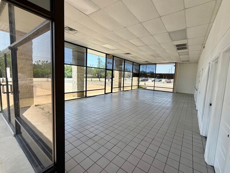 More Photos Of 8051 Boulevard 26, North Richland Hills Mixed Retail For Sale