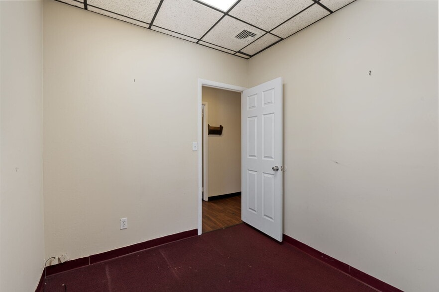 More Photos Of 2627 Hylan Blvd, Staten Island Medical For Lease