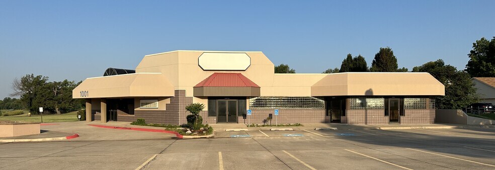 More Photos Of 1001 S Douglas Blvd, Oklahoma City Medical For Sale