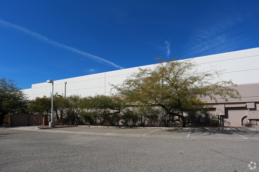 More Photos Of 4061 W Costco Dr, Tucson Warehouse For Lease