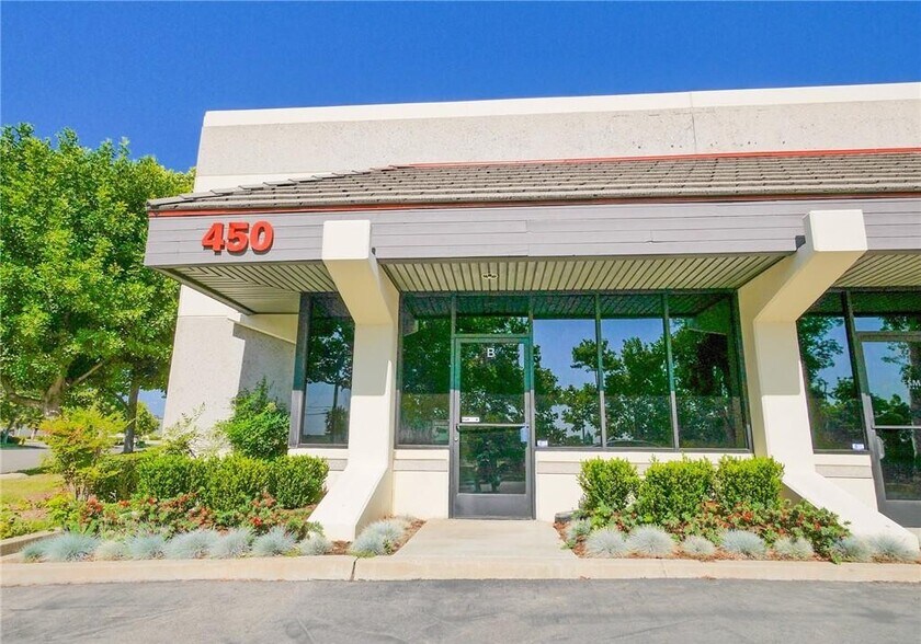 More Photos Of 450 S Lone Hill Ave, San Dimas Warehouse For Lease