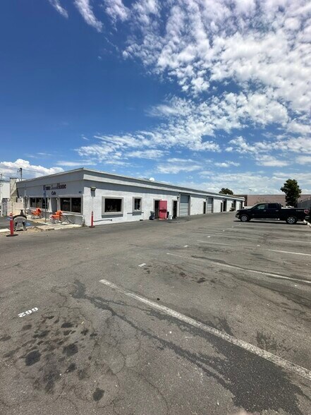 Primary Photo Of 662-672 Enterprise St, Escondido Warehouse For Lease