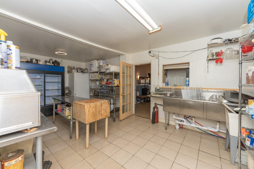 More Photos Of 117 N Lake Ave, Albany Storefront Retail Residential For Sale