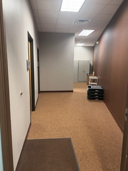 More Photos Of 5901 Technology Center Dr, Indianapolis Office For Lease