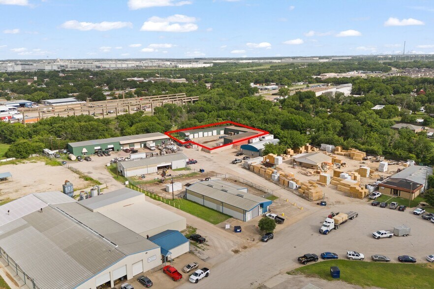 More Photos Of 308 Thomas Pl, Everman Warehouse For Sale