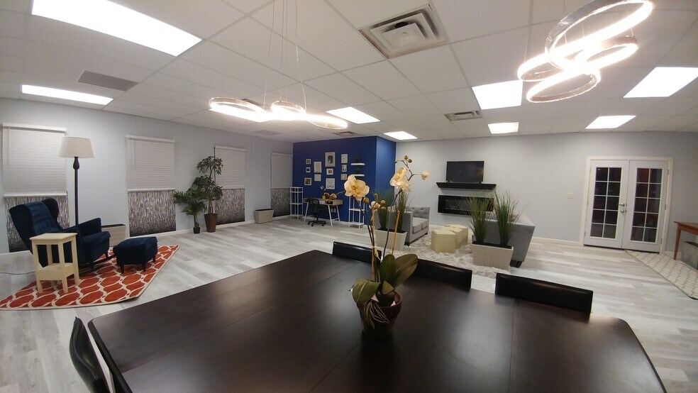More Photos Of 2380 S Broadway, Denver Storefront Retail Office For Sale