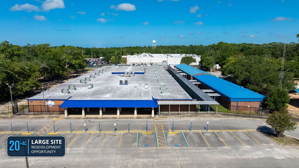 More Photos Of 320 E Miracle Strip Pky, Mary Esther General Retail For Sale