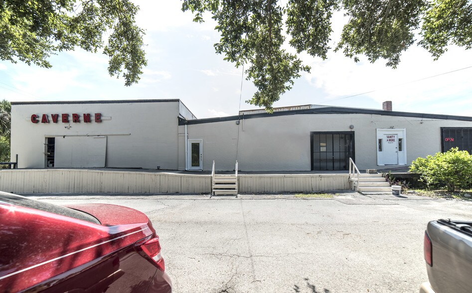 More Photos Of 4214 W Virginia Ave, Tampa Warehouse For Lease