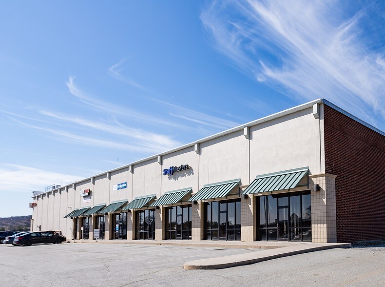 More Photos Of 131 Commerce Ln, Mayodan Storefront For Lease