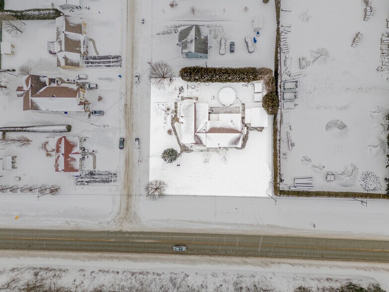 More Photos Of 6535Z-6539Z Rte Louis-S.-Saint-Laurent, Compton Office For Sale