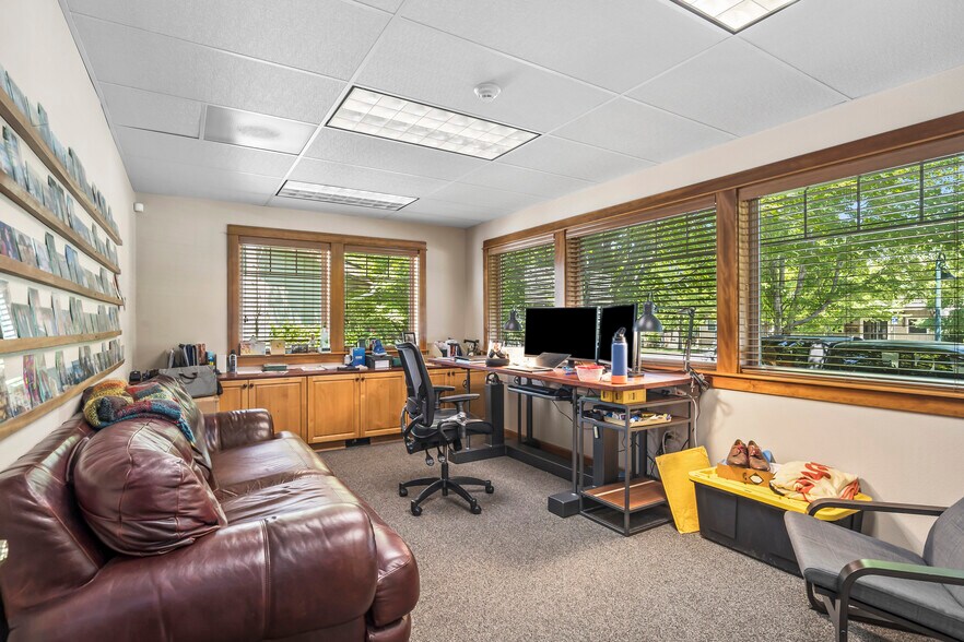 More Photos Of 796 SW Bradbury Way, Bend Office For Lease
