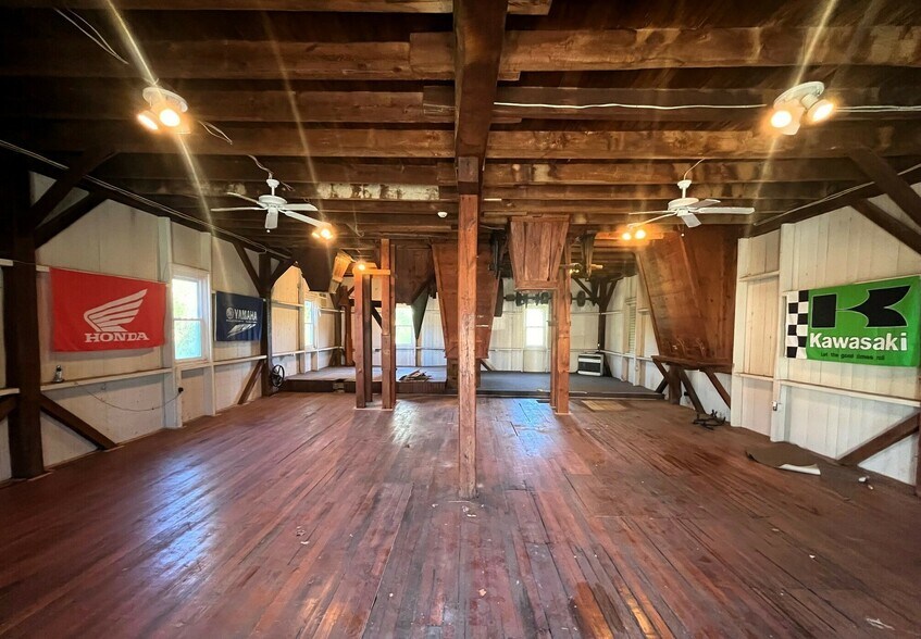 More Photos Of 108 Scenic Dr, Kunkletown Storefront For Sale